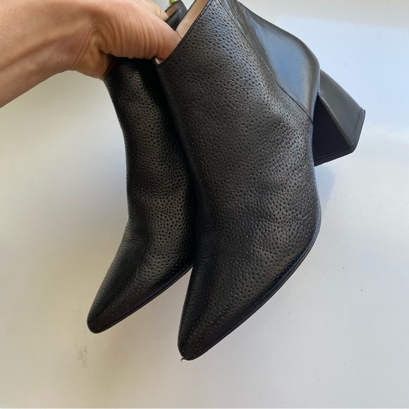 VERO QUOIO Womenʼs Black Textured Leather Ankle Bootie Pointy Toe Block Heel 38 - Picture 4 of 13